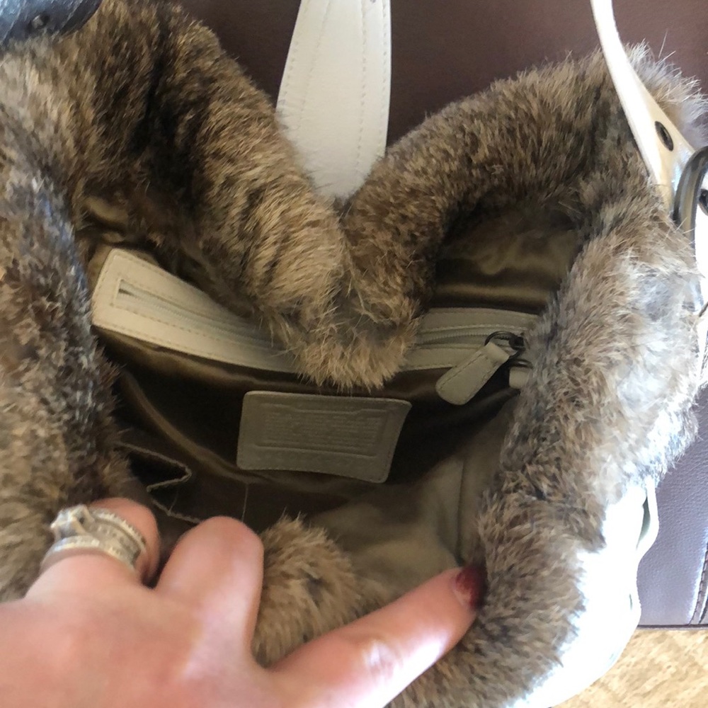 Authentic Coach White/Rabbit Handbag - image 5